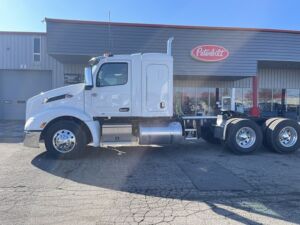 2025 NEW PETERBILT 579 2134952-2