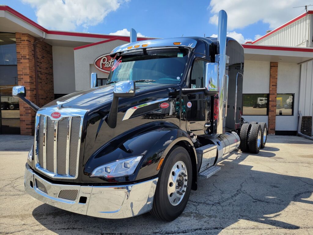 2025 PETERBILT 579