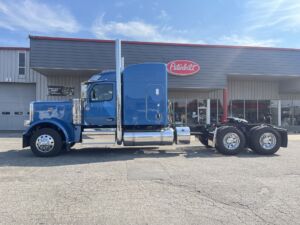 2025 NEW PETERBILT 589 2136100-2