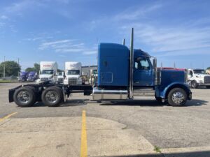 2025 NEW PETERBILT 589 2136100-10