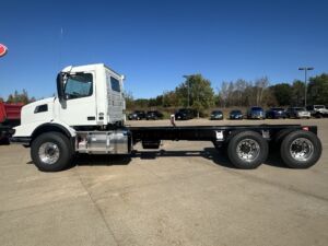 2025 NEW VOLVO VHD64B 2136851-10