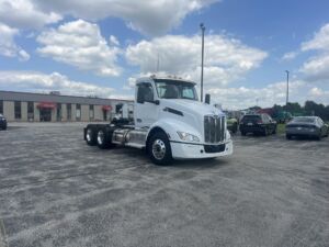 2025 NEW PETERBILT 579 2137419-2