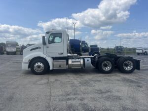 2025 NEW PETERBILT 579 2137419-4