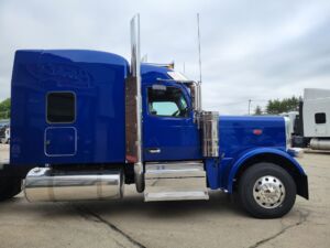 2025 NEW PETERBILT 589 2137568-6