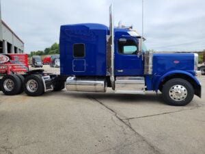 2025 NEW PETERBILT 589 2137568-8