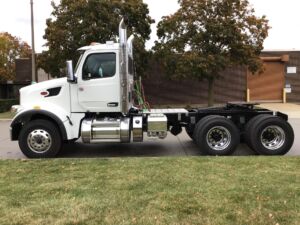 2025 NEW PETERBILT 567 2137570-2