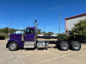 2025 NEW PETERBILT 589 2137613-4