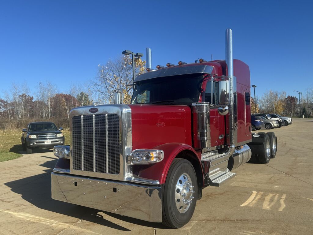 2025 PETERBILT 589