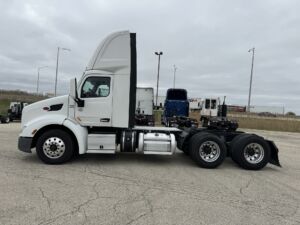 2016 Heavy Duty Truck PETERBILT 579 8679098-2