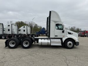 2016 Heavy Duty Truck PETERBILT 579 8679098-16