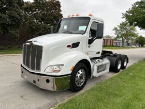 2017 Heavy Duty Truck PETERBILT 579 8679228-0