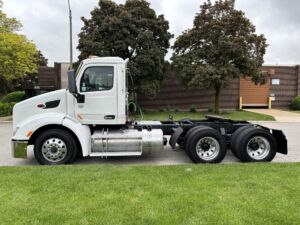 2017 Heavy Duty Truck PETERBILT 579 8679228-2