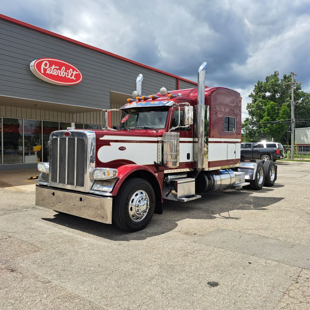 2020 PETERBILT 389