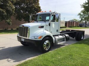 2019 Medium Duty Truck PETERBILT 337 8679309-0