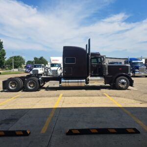 2019 USED PETERBILT 389 8679411-10