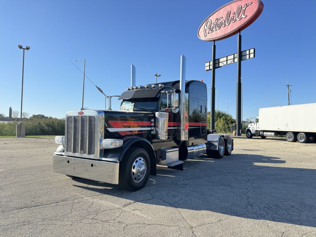 2022 PETERBILT 389