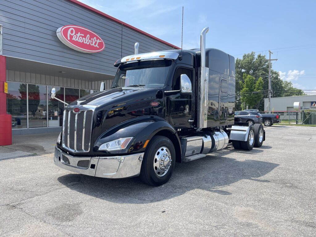 2023 PETERBILT 579