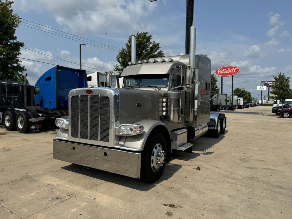 2022 PETERBILT 389