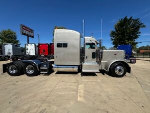 2022 USED PETERBILT 389 8679510-12