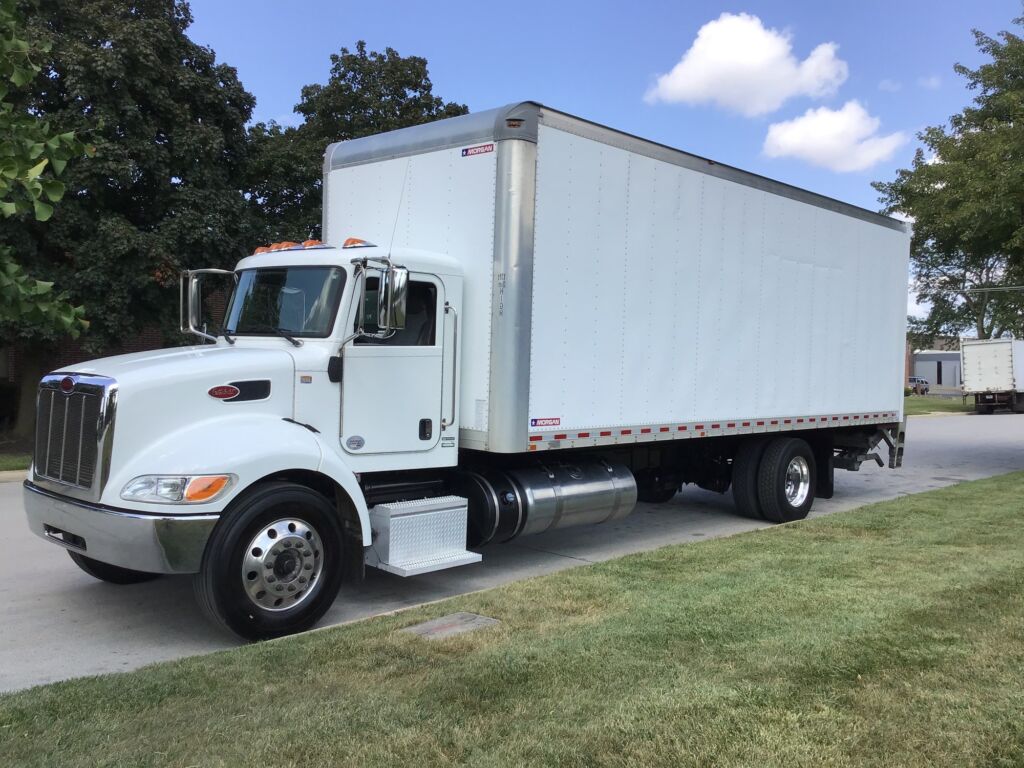 2019 PETERBILT 337