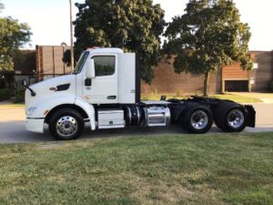 2019 USED PETERBILT 579 8679555-2