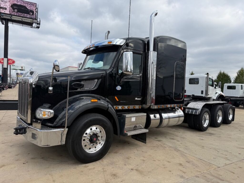 2020 PETERBILT 567