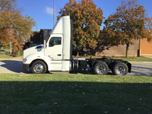 2019 USED KENWORTH T680 8679619-2