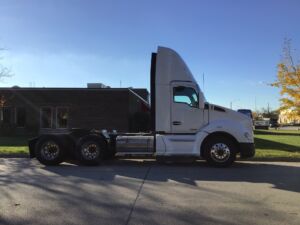 2019 USED KENWORTH T680 8679619-10