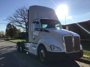 2019 USED KENWORTH T680 8679619-12