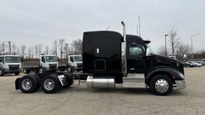 2023 USED PETERBILT 579 8679649-6